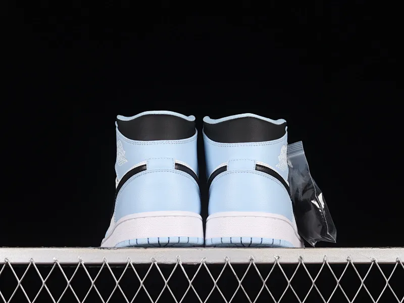 All Categories Air Jordan Jordan Series Basketball Shoes Air Jordan 1 Mid Air Jordan 1 Mid "University Blue" AJ1 Joe 1 Fresh Blue China Basketball Shoes 555112-401